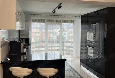 Apartament cu 4 camere decomandat în Central - 1