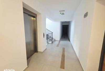 Apartament cu 3 camere decomandat în Tractorul - 17