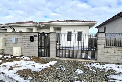 Casă cu 5 camere în Moșnița Veche - 1