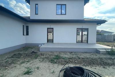 Duplex 4 camere - pozitie excelenta - Mosnita Noua - 1