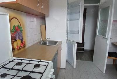 Inchiriez apartament cu 3 camere - 2