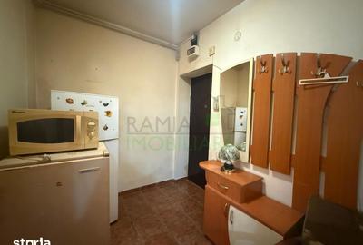 Apartament cu 2 camere semidecomandat în Tractorul
