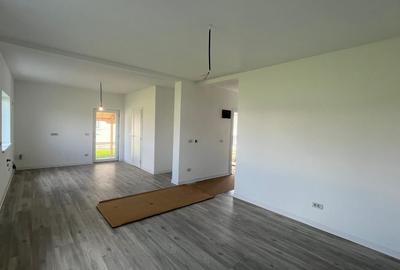 Casă individuală cu 5 camere cu Canalizare în Moșnița Nouă - 2