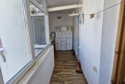 Apartament 3 camere - Comanesti, central. - 11
