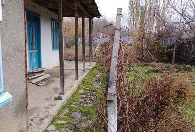 Vând casă batraneasca - 2