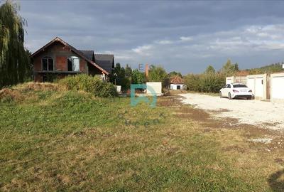 Teren Construcții intravilan de 835 mp, în Cristian - 3