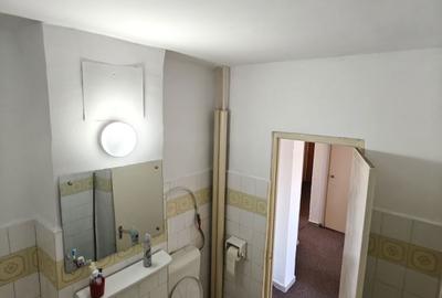 Apartament cu 3 camere decomandat în Trivale - 2
