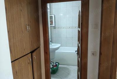 Apartament cu 3 camere zona ultracentrala Bazar confort 1 Etaj 3 S=88mp Pret: 92.000 euro - 18