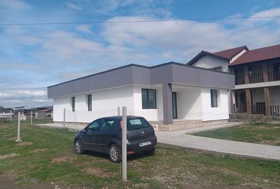 Casă cu 3 camere în Central - 8