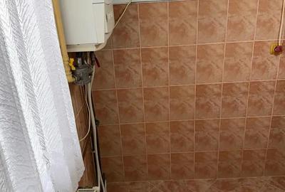 Apartament cu 4 camere decomandat în Urlați - 6