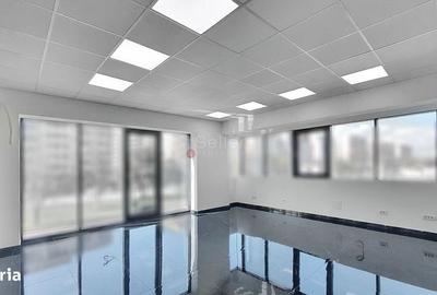Spațiu comercial, de 105 mp, în Central - 4