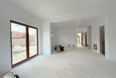 Casă cu 5 camere cu Teren 250 Mp în Giroc - 2