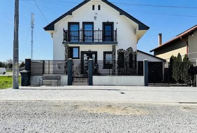 Casă cu 3 camere cu Teren 300 Mp în Zimandcuz - 2