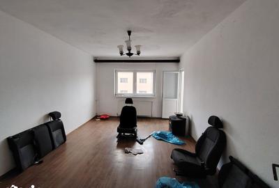 Apartament cu 3 camere decomandat în Central - 19