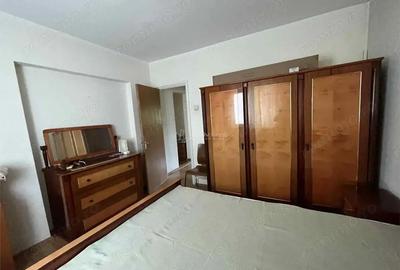 Apartament cu 3 camere decomandat în Titulescu