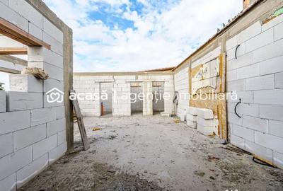 Casă cu 2 camere cu Canalizare în Zimandu Nou - 1