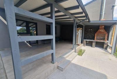 Casă cu Teren 500 Mp în Central - 2