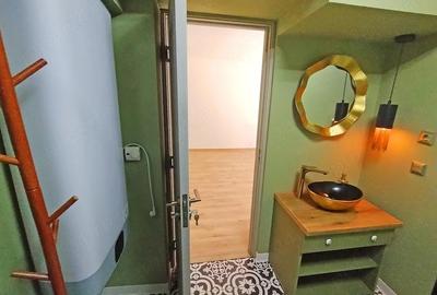 Spațiu comercial, de 30 mp, în Central - 7