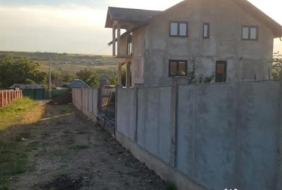 Casă cu 4 camere cu Garaj în Muntenii de Sus - 12