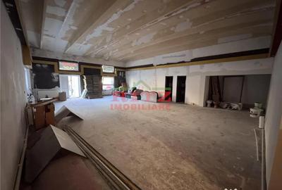 Spațiu comercial, de 161 mp, în Central - 4