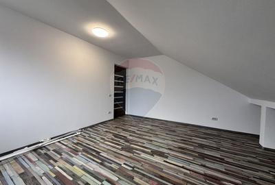 Apartament cu 3 camere de vanzare in zona Burdujeni Apartament cu 3 camere de vanzare in zona Burdujeni - 15