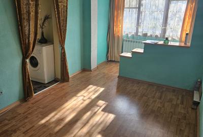 Apartament cu 3 camere semidecomandat în Central - 2