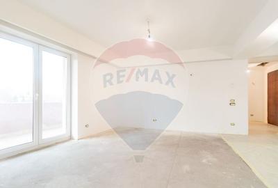 Apartament cu 3 camere de vanzare in zona Damaroaia - Pet... - 2