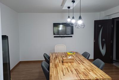 Apartament cu 3 camere decomandat în Central - 2