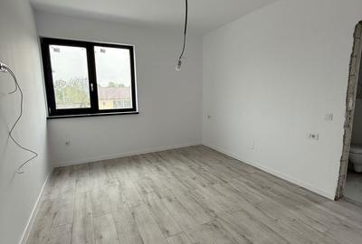 Casă cu 4 camere cu Teren 270 Mp în Vânători