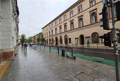 Birou, de 84 mp, în Central - 2