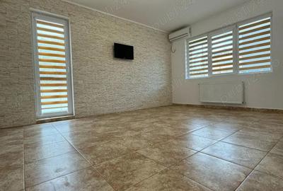 Spațiu comercial, de 63 mp, în Central - 7