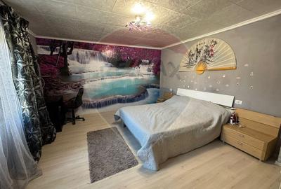 Casa / Vila cu 4 camere intr-o zona excelenta din Focsani - 1