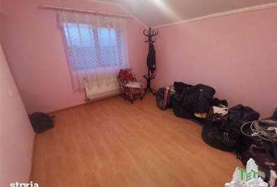 Casă cu 5 camere cu Teren 527 Mp în Joița