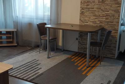 Apartament cu 3 camere semidecomandat în Florești - 2