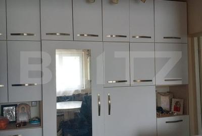 Apartament de vanzare, cu 2 camere, 54 mp, zona Micro 11