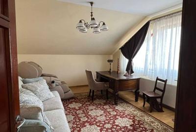 Casă cu 4 camere în Central - 3