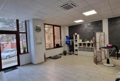 Spațiu comercial, de 50 mp, în Central - 11