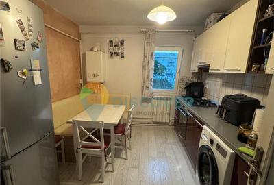 Zona URA , 2 camere decomandate , renovat , 62.000 Euro , et - 3