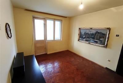 Apartament cu 3 camere semidecomandat în Central - 4