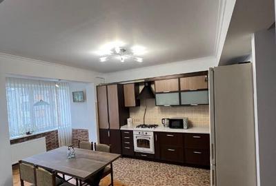 De vanzare 3 camere in zona Schei - 2