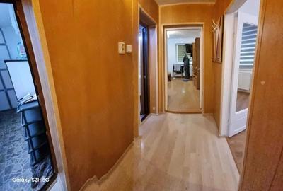 Apartament cu 3 camere semidecomandat în Central - 4