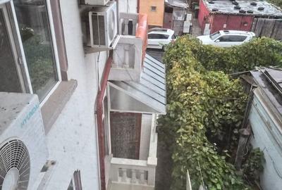 Casă individuală cu 9 camere cu Canalizare în Moșilor - 23