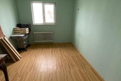 Apartament cu 3 camere decomandat în Podu Roș - 4