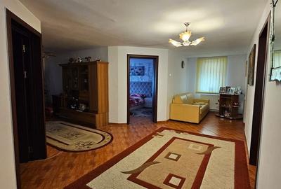 Casă cu 6 camere cu Teren 800 Mp în Calea București - 3