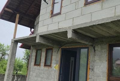 Casă cu Teren 920 Mp în Gheboieni - 3