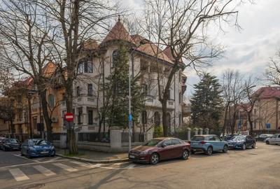 Casă individuală cu 14 camere cu Canalizare în Capitale - 18