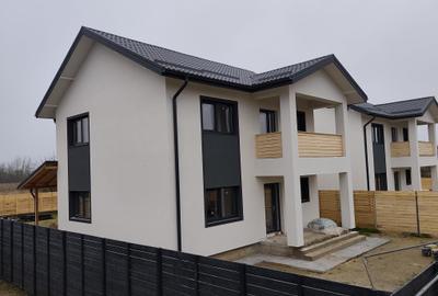 FARA COMISION case 4 camere 2 bai terasa P+1+pod canal apa gaz curent la cheie - 2