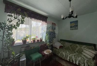 Apartament cu 3 camere semidecomandat în Mediaș - 1