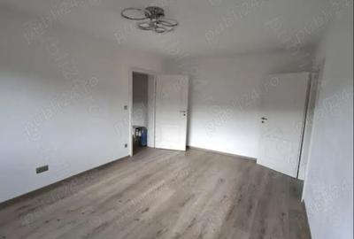 Apartament cu 3 camere semidecomandat în Govândari
