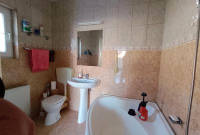 Casă individuală cu 3 camere cu Canalizare în Central - 7